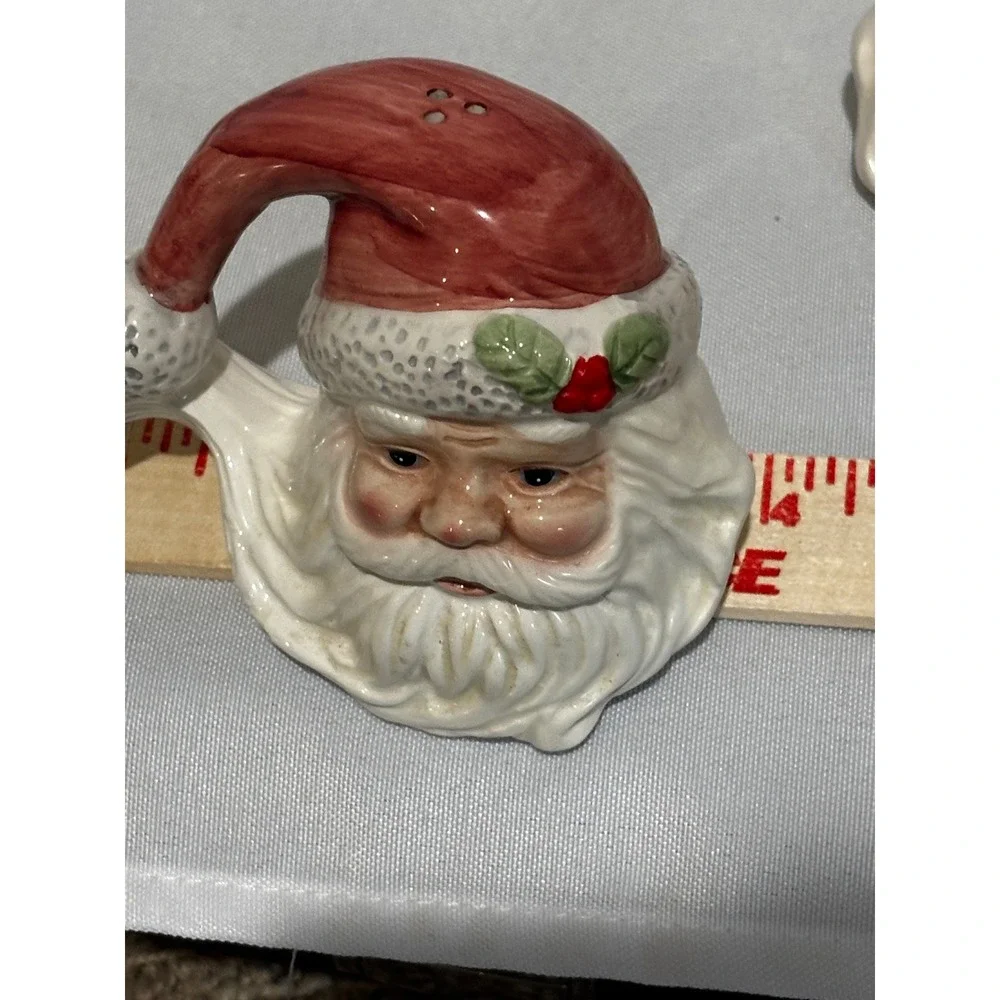 Vintage 1997 Ceramic Santa‎ Claus Salt and Pepper Shaker Set Christmas Retro